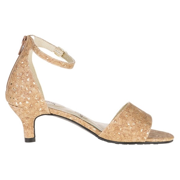 🆕 [12] NEW Hush puppies Madalyn tan and gold Metallic woman’s shoes - Picture 3 of 11